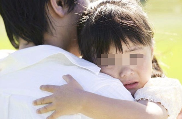 父母|孩子发脾气时,大吼“别闹了”不管用,家长不妨试试这几种方法