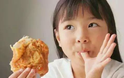 妈妈|8岁小男孩,突然死活不去上学,脱下裤子后,妈妈吓得说不出话来