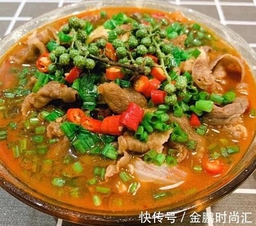 芹菜|家人拿来拌饭的家常菜，菜香汤鲜，解馋又滋补，好吃得放不下碗！