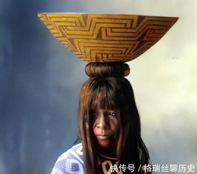 图为|百年前的印第安人老照片,被美国杀戮殆尽,很多村庄一夜变为鬼城