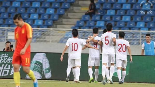 国足|国足对手:曾以为无法击败中国队,但他们连接球都慌张,这让我们自信