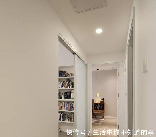 电视柜|老公硬在沙发墙上凿个“窗户”马桶上方打柜子,完工后我懵了