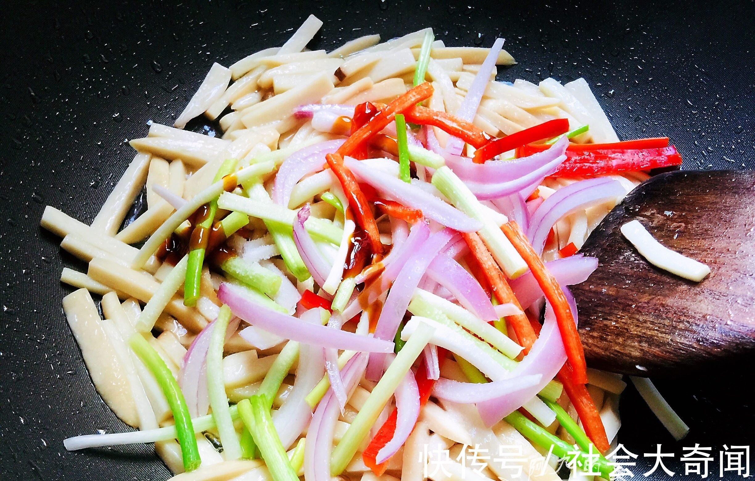 红辣椒|立秋后，这素菜别忘了给家人吃，不放肉也很香，立秋吃它很营养