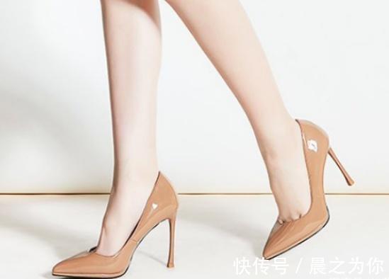 百变 稳固高贵的细跟鞋,搭出自由随心的百变风格