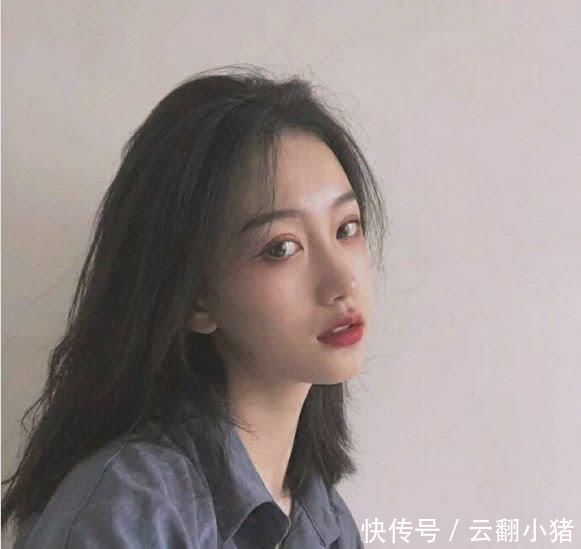 女生|越长越大方的女生,八成逃不过“这3特征”,难怪异性缘爆棚被狂追