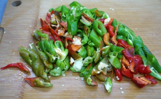 辣椒和它一起炒,香辣开胃超下饭,3分钟就做好