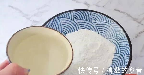 自从学会红豆饼这做法,我家连吃5天了,酥的掉渣孩子抢着吃!