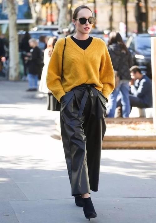 大衣里边穿什么更吸睛？试试“叠穿法”，时髦显品位