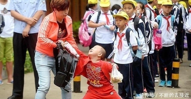 孩子|“把手放下,给我下来!”被我吓哭的熊孩子,背后注定有个熊家长