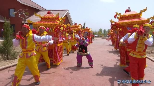 五一假期前两天 靖远东湾高效农业示范园游人如织 成为网红旅游打卡地