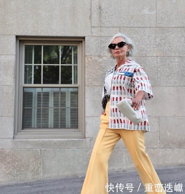 想要显年轻的中年女人，最实用的“减龄”形象打造，2招改头换面