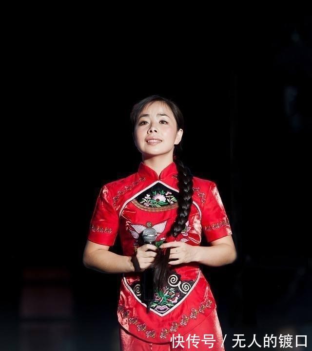 草根|從《星光大道》走紅的草根明星王二妮,如今過成了這樣