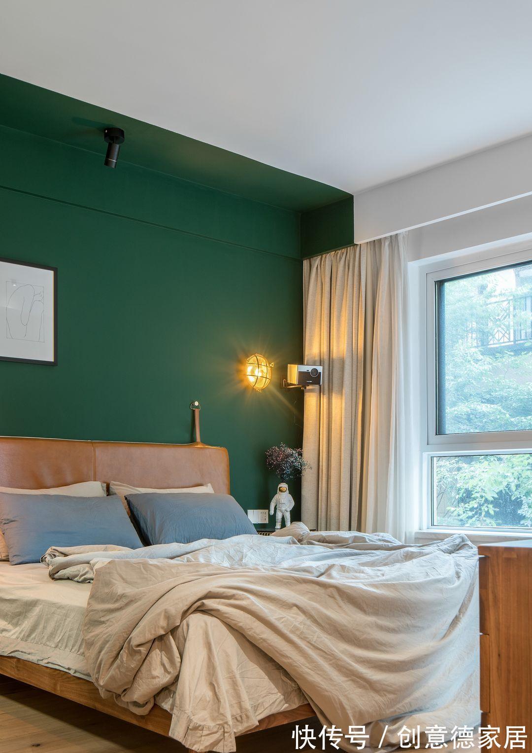 现代式|充满色彩的双层二居室,这样的设计也太有质感了,真的很温馨