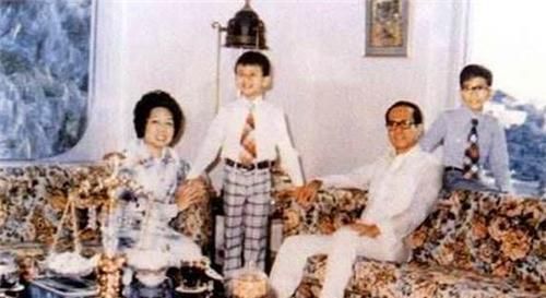 风水大师蔡伯励曾对李嘉诚说“你亡妻死得惨”,就得了200万