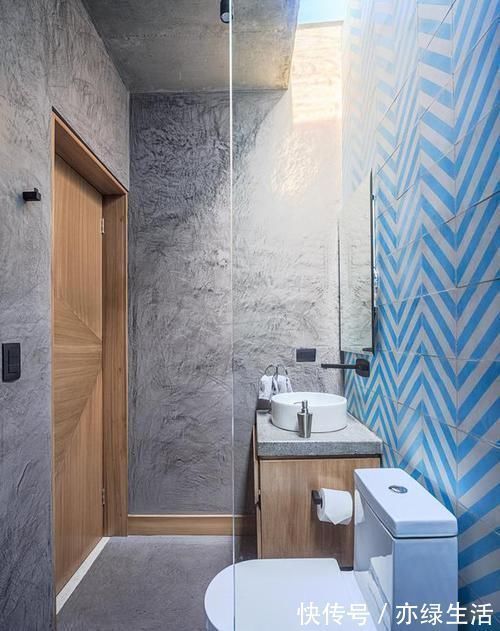 豪车|老房扒掉盖栋别墅，115平带车库放豪车，花300万村里人都说出息了