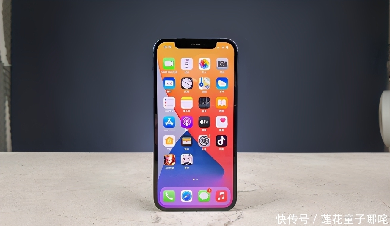 iphone 12|买手机不能“盲目跟风”，目前这4部手机最值得买