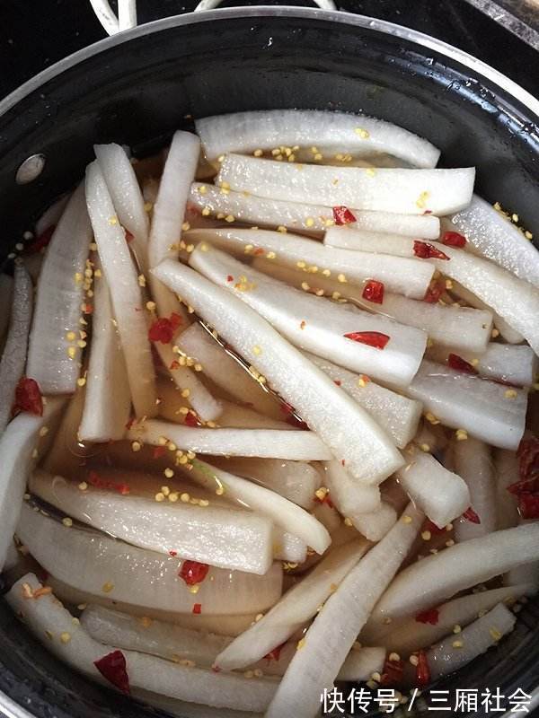 天冷了,此菜可要多吃,一斤几毛钱,开胃还特别下饭