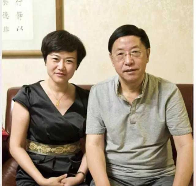 丑书|说沈鹏“丑书鼻祖”,是书法外行范曾读书太少,确实是他短板