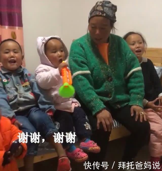 宝宝|单亲妈妈生了4个还要生，11个月宝宝吃泡面，尿不湿晒干接着穿