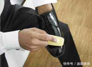 洗发水还可以洗亮皮鞋,顺滑拉链,清除油漆……