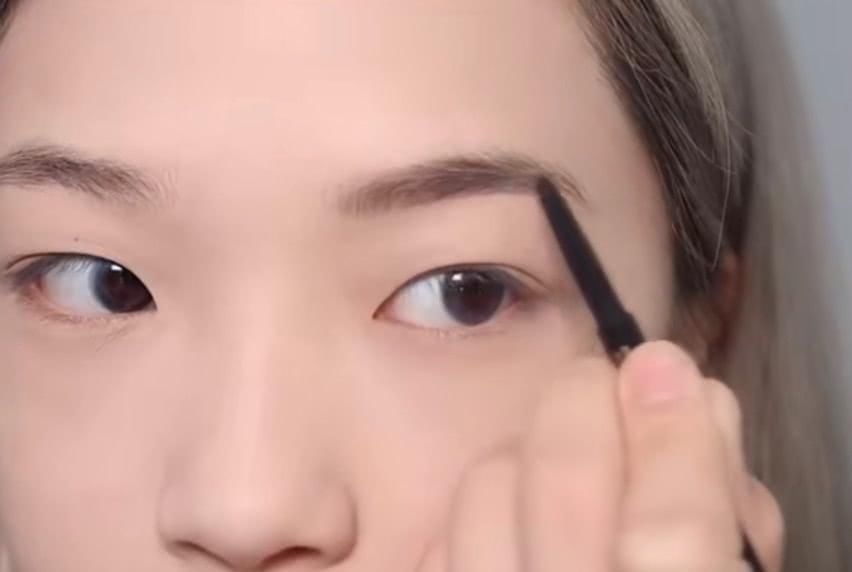 小姐姐仿妆“小千代”，被吐槽装嫩，看到成品这脸被天使吻过