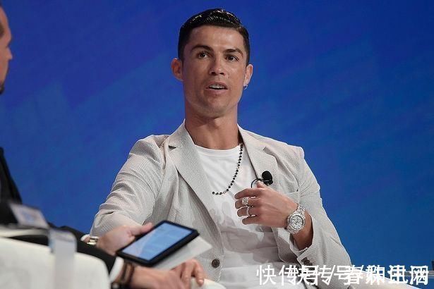 颁奖典礼 壕无人性!C罗拥有世界最贵劳力士,比2台豪车都贵,布满钻石白金