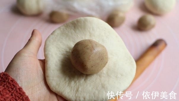 换种口味做烧饼,外酥里嫩咸中带甜,放凉了更好吃