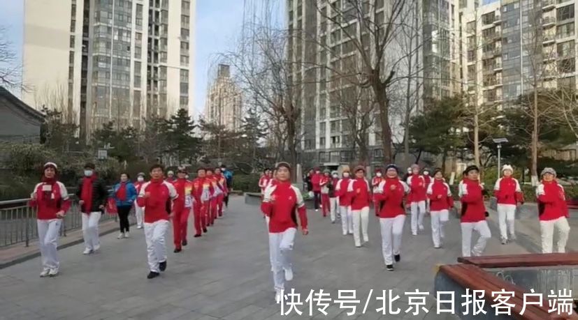 北京奥运会|三次结缘奥运！这对老夫妻社区推广冰雪操