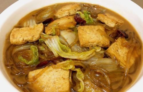 白菜炖豆腐,先炒白菜或者先炖豆腐都错了,学会正确做法,更好吃