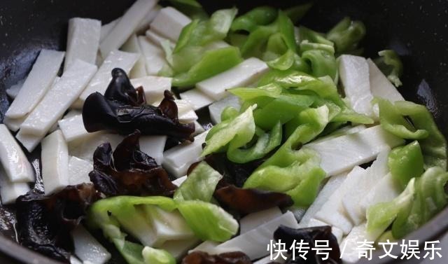 山药炒木耳|夜里总失眠试试这菜,静心养神,改善睡眠,让人一觉睡到自然醒