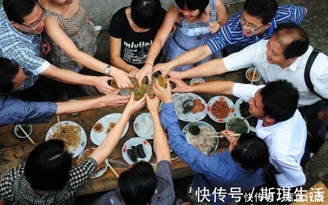 精神衰弱|诱发失眠的4个行为，睡前要少做，占得越多，失眠的情况越严重