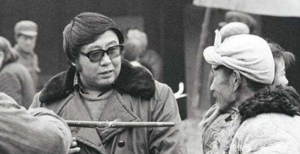 老汉儿#老汉500万出售祖传宝刀,专家对其指责,老人却称没权干涉他