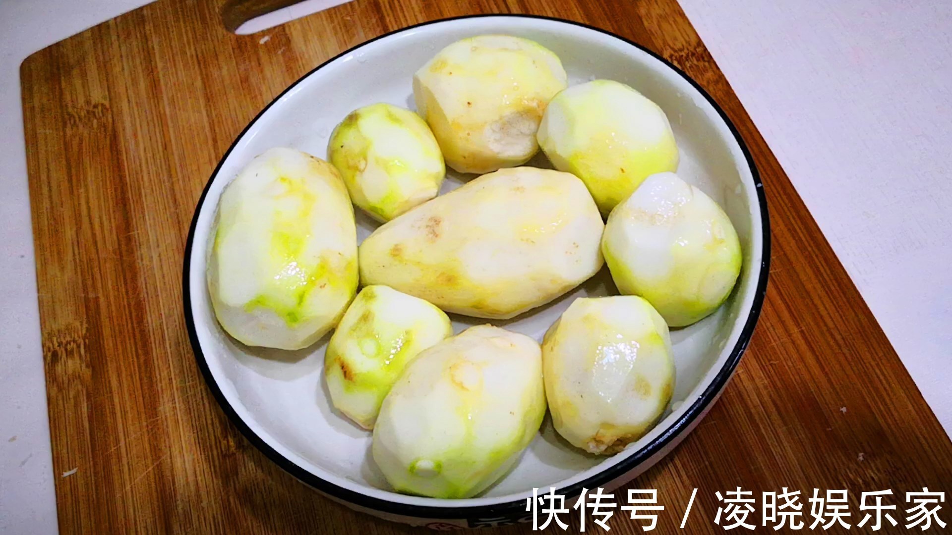 碱性食物|买芋头时,直接挑重的就错了,老菜农教你正确做法,一挑一个准!