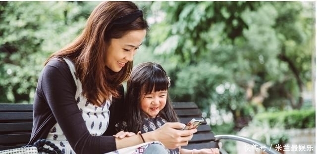 医生|女童3岁还不会走路,母亲带去医院检查,医生提醒赶紧报警