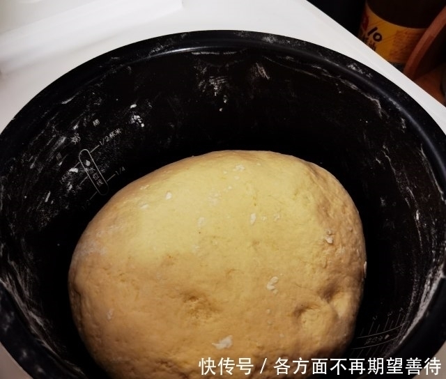 美食天下|千层杂粮发面饼，外边金黄酥香，里面柔软分层