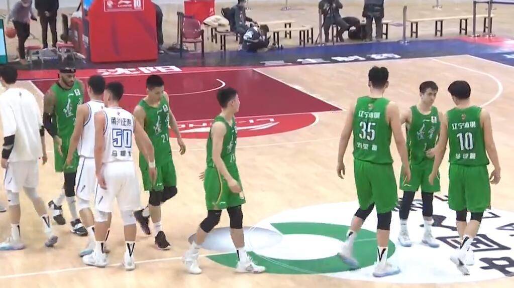 赵俊峰|提前锁定季后赛!赵继伟25+9 辽宁双杀宁波 郭少缺阵