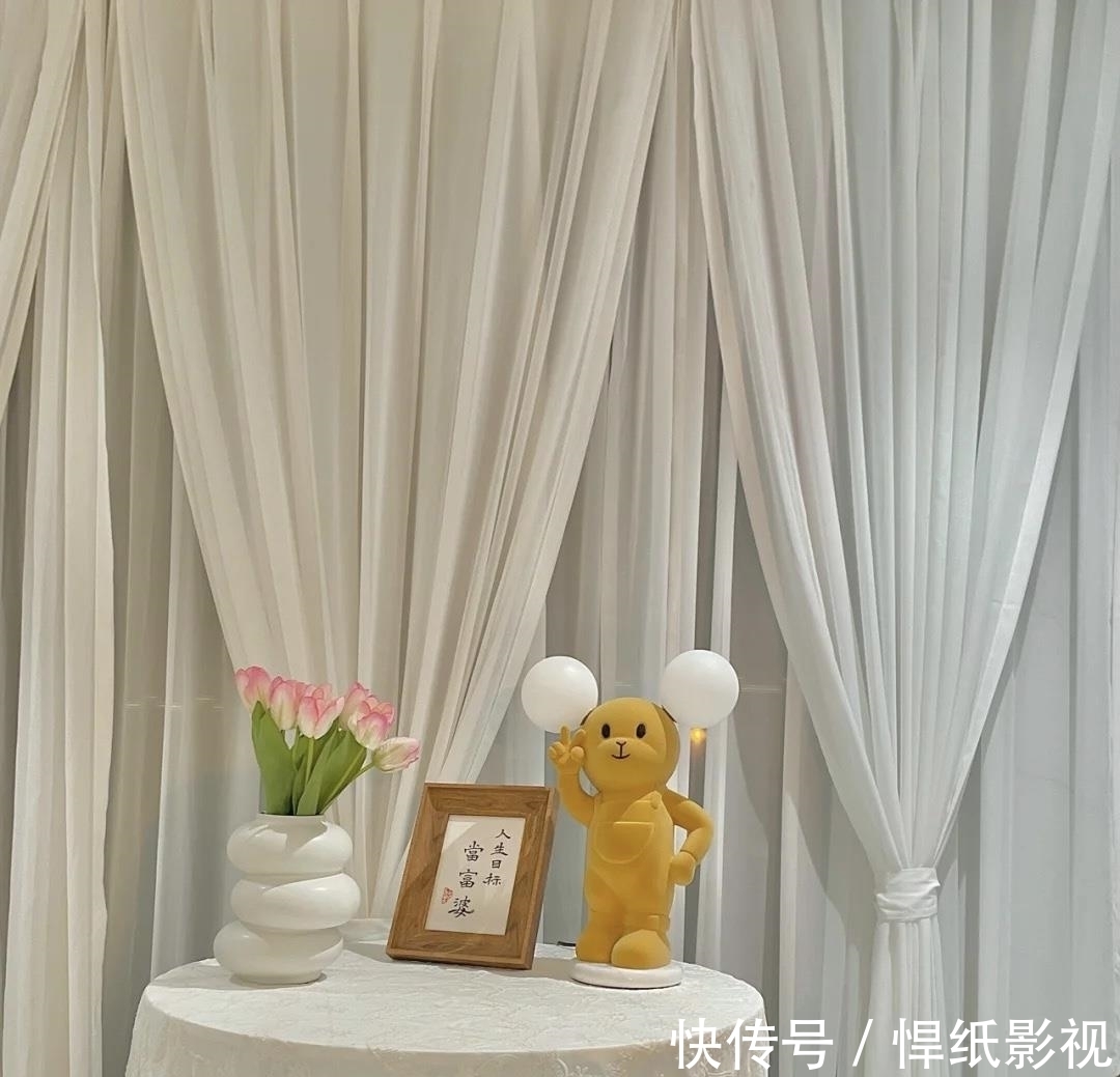 飘窗垫|这是我们见过最浪漫的132㎡法式装修，屋内干净到“一层不染”