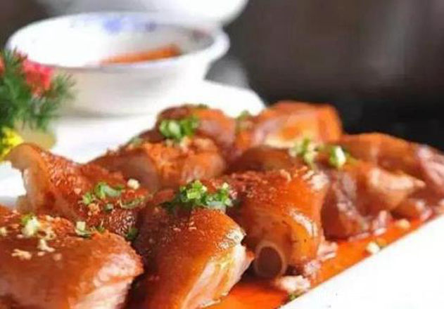 女人想要别人皮肤好，常吃三种美食，补水养颜，防止肌肤衰老