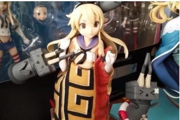 哥斯拉|女神手办被老妈发现,一小时后大变样有一种冷,叫你妈觉得你冷!