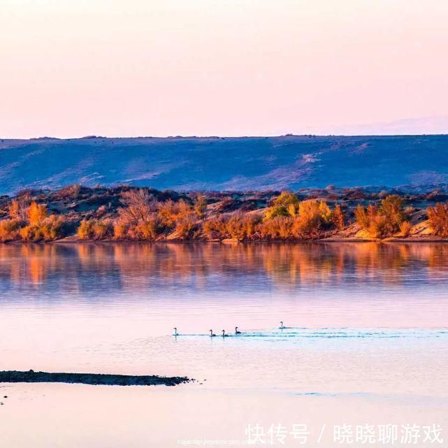 摄影|中国西部“天梯”终于开通，盐湖、沙漠、戈壁、雪山，一部绘声绘色的美景图书!