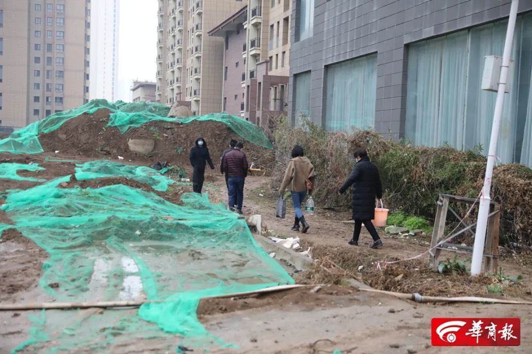 毛坯房|小区烂尾近8年,300多名购房者住进毛坯房