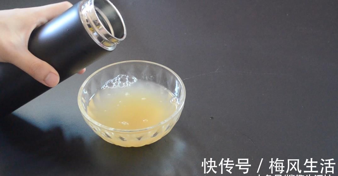 保温杯太深不好清洗, 教你一招, 不用洗涤剂, 细菌污垢洗得干干净净