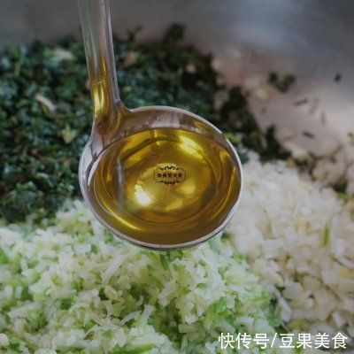  萝卜丝|萝卜丝荠菜海蛎肉饺子