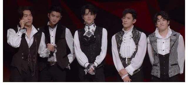 被驯服的象|《披荆斩棘的哥哥》二公翻车，选手对嘴明显，刘端端缺少发言机会