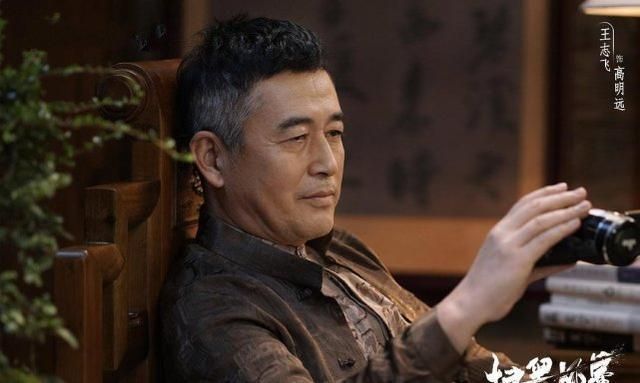 扫黑风暴|张艺兴大赚!扫黑风暴爆火,搭上孙红雷获益匪浅