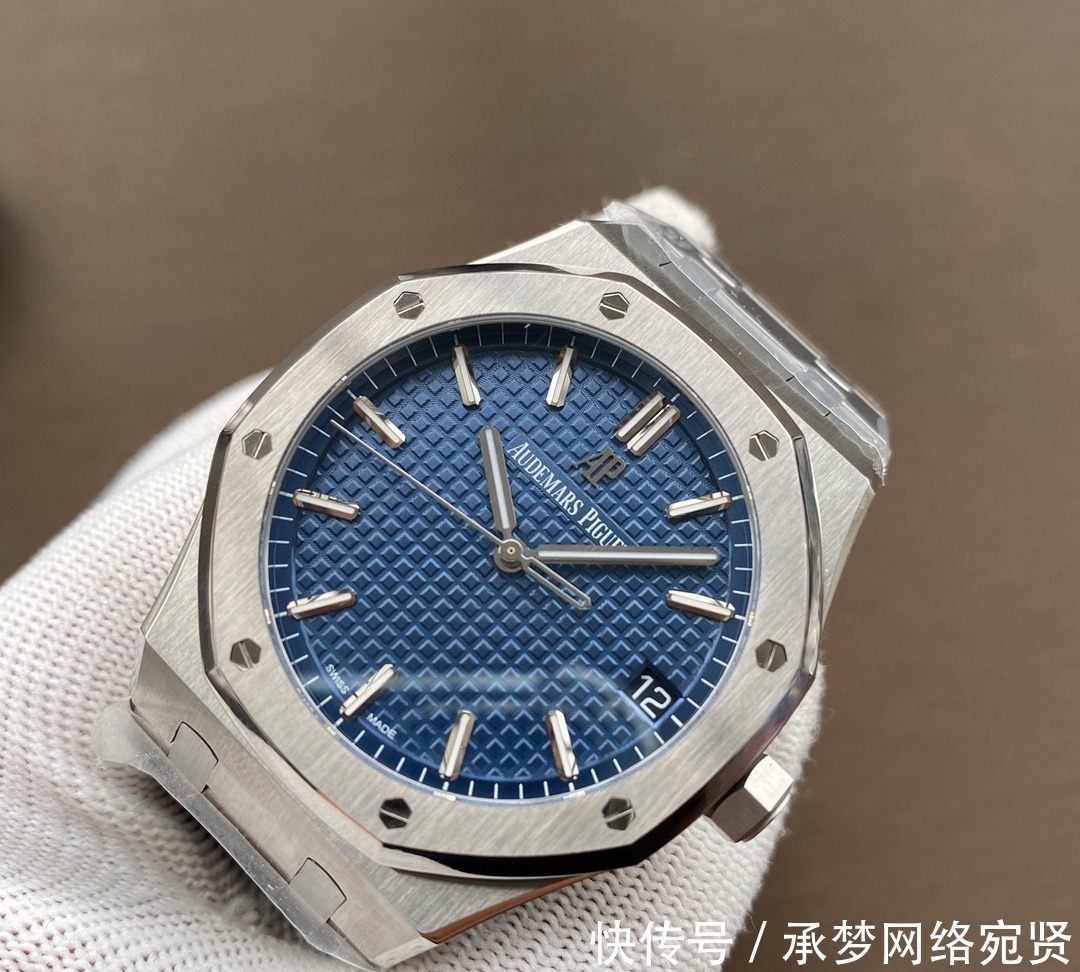 男人|三四十岁男人适合搭配什么腕表，爱彼橡树系列怎么样？