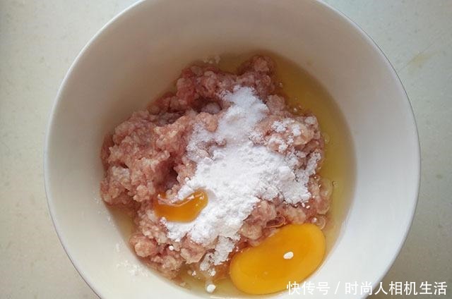 肉圆子|秋天喝汤,西红柿冬瓜靠边站,用它煮一锅,营养又鲜美,我家常喝