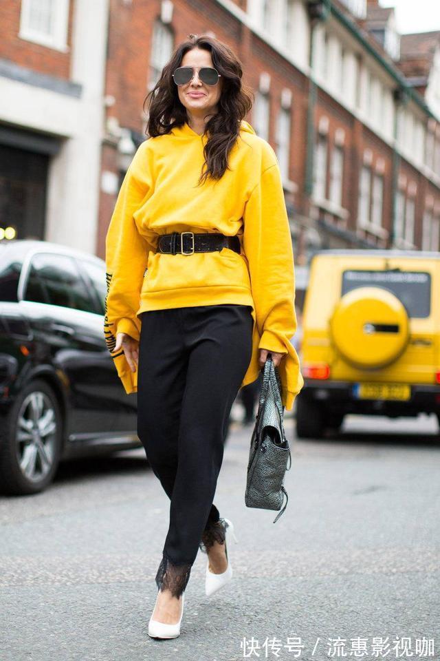 高级感 基础款的卫衣,如何穿出高级感今年秋天卫衣这样穿,时髦感俱佳