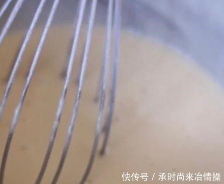 低筋面粉|今天蒸一个酸奶蛋糕，不用打发不用烤箱，零失败，比烤的还要好吃！