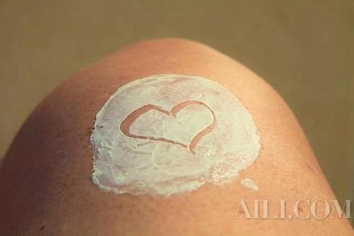 用了N瓶美白精华都没白 你真的有天天涂防晒霜吗？